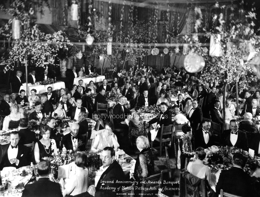 Academy Awards 1929 1st Awards Roosevelt Hotel.jpg